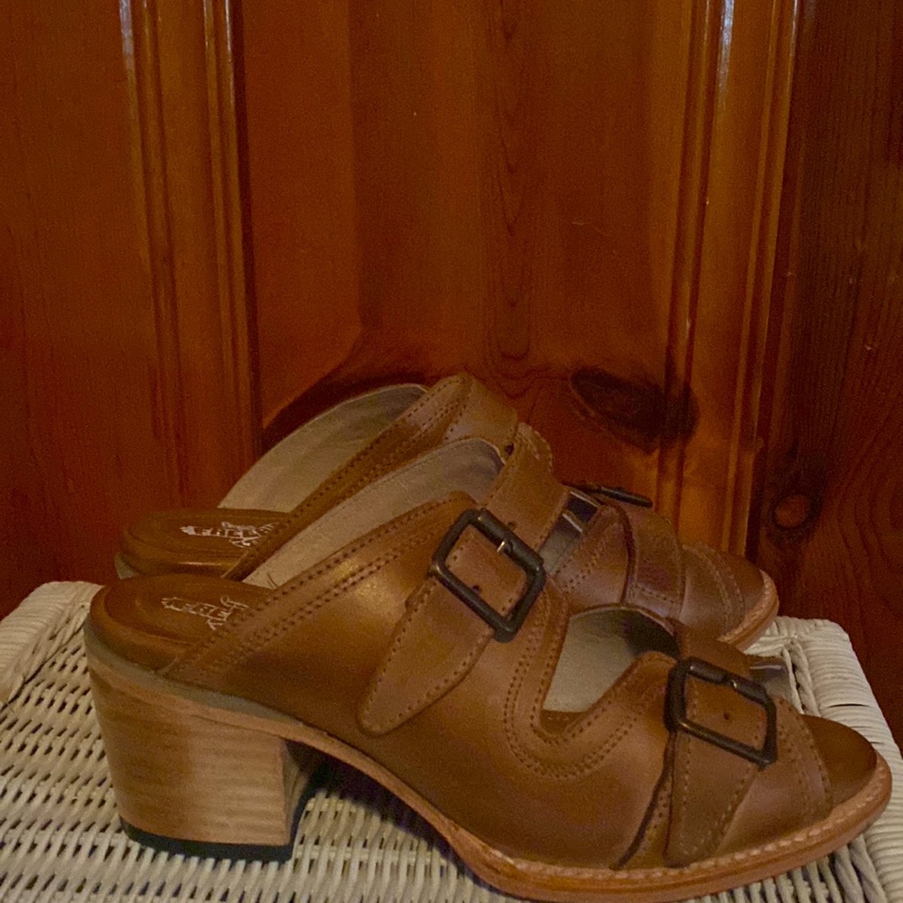 Freebird by Steven Caprice Sandals. Tan, size 8
